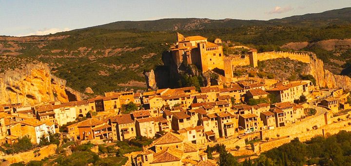Alquezar pueblo de Sierra de Guara (Huesca-Aragon-España)